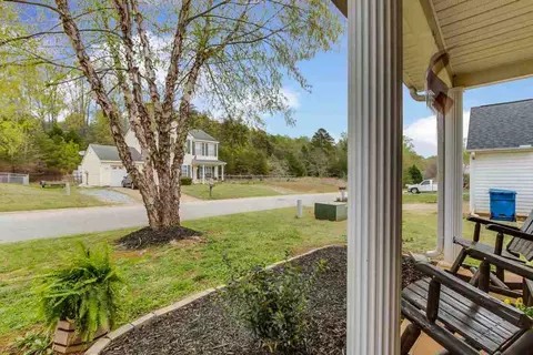 220 Spring St, Duncan, SC 29334 photo 4