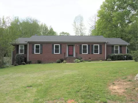 204 Timberlane Dr, Easley, SC 29642 photo 1
