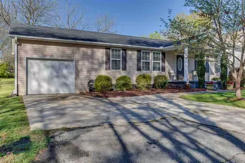 224 Mark St, Easley, SC 29640 photo 2