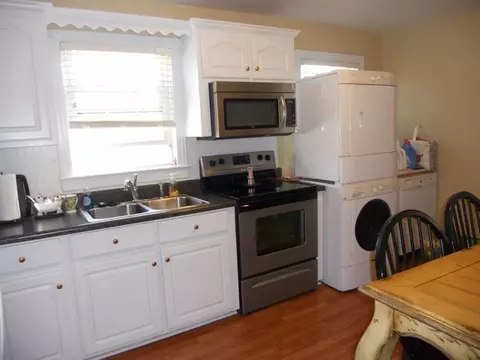 204 E 3rd Ave, Easley, SC 29640 photo 5