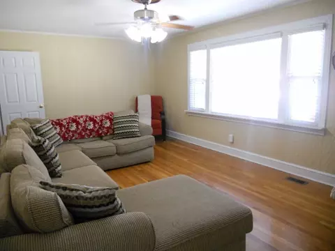 204 E 3rd Ave, Easley, SC 29640 photo 4
