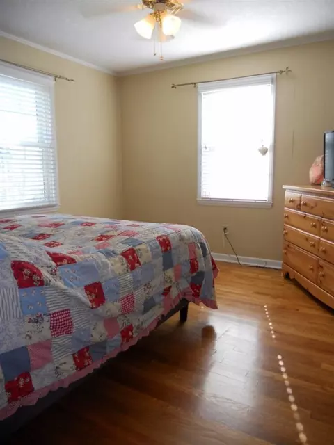 204 E 3rd Ave, Easley, SC 29640 photo 8