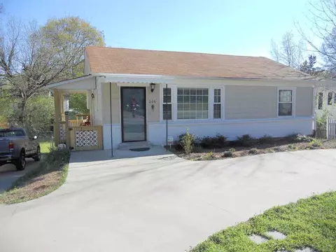 204 E 3rd Ave, Easley, SC 29640 photo 2