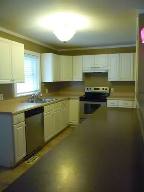 403 Walnut St, Walhalla, SC 29691 photo 2