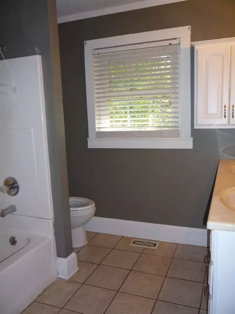 403 Walnut St, Walhalla, SC 29691 photo 9