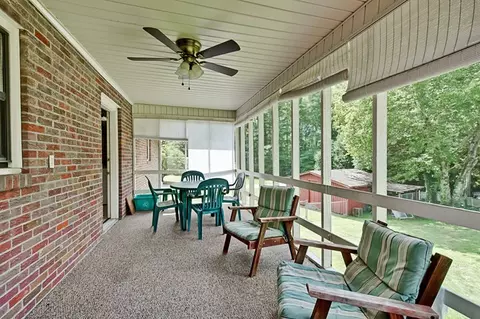 303 Cedar Cir, Easley, SC 29642 photo 8