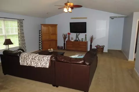 104 Stevens Ct, Williamston, SC 29697 photo 3
