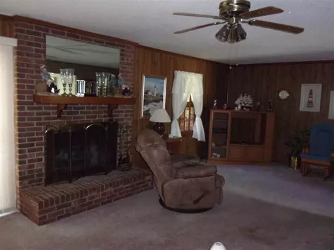 209 Warrington Dr, Easley, SC 29642 photo 4
