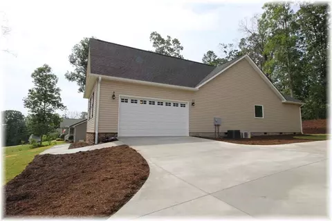 227 Riverbank Ct, Seneca, SC 29678 photo 5