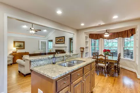 304 Brookstone Way, Central, SC 29630 photo 5