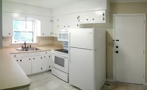 605 Middle Park Dr, Seneca, SC 29672 photo 5