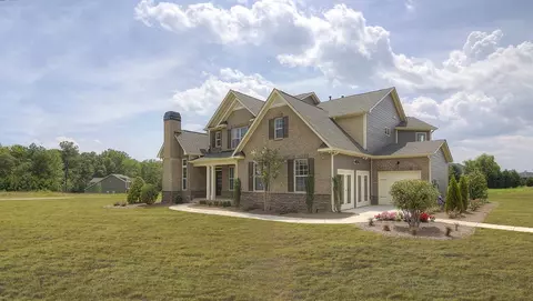 1 Sparrow Dr, Williamston, SC 29697 photo 2