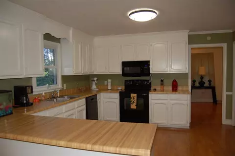 1207 Pineview Dr, Easley, SC 29642 photo 8