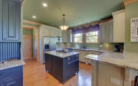 98 Cottage Ln, Toccoa, GA 30577 photo 8