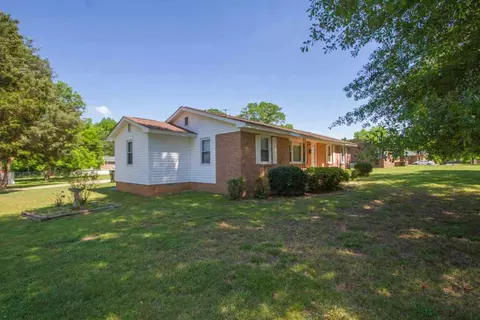 301 Elizabeth St, Honea Path, SC 29654 photo 2