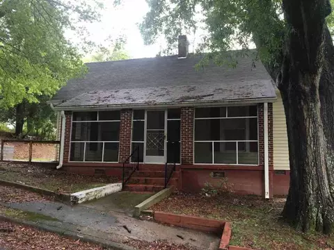 305 Hammett St, Honea Path, SC 29654 photo 2