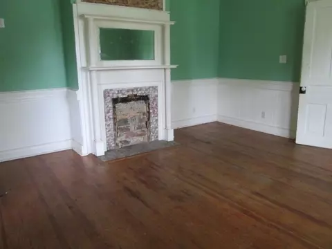112 W Greer St, Honea Path, SC 29654 photo 4