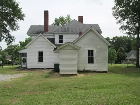 112 W Greer St, Honea Path, SC 29654 photo 2