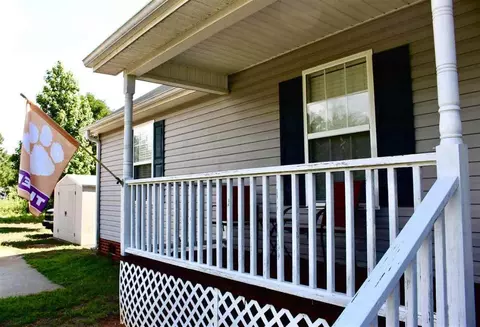 119 Moore Dr, Easley, SC 29642 photo 4