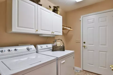 10001 Clovis Dr, Seneca, SC 29672 photo 8