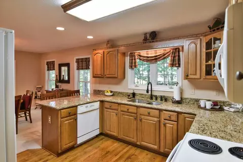 10001 Clovis Dr, Seneca, SC 29672 photo 13