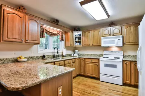 10001 Clovis Dr, Seneca, SC 29672 photo 12