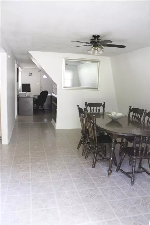 932 Williams St, Pendleton, SC 29670 photo 2