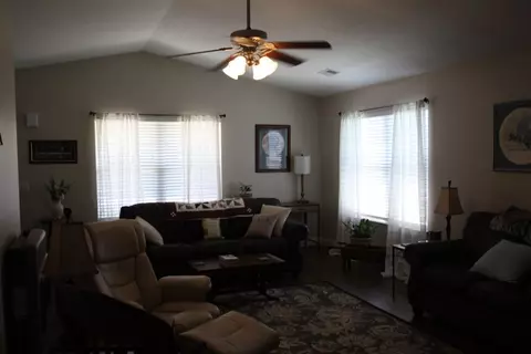 118 Bragg Dr, Williamston, SC 29697 photo 4