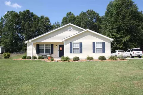 118 Bragg Dr, Williamston, SC 29697 photo 1