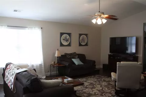 118 Bragg Dr, Williamston, SC 29697 photo 3