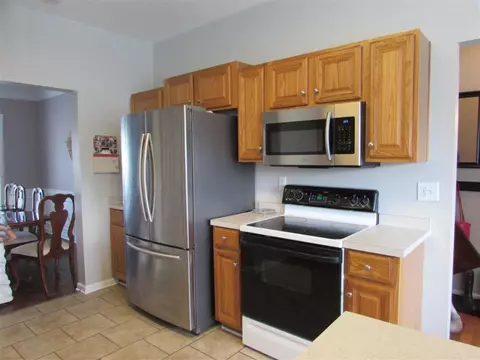 121 Rolling Oak Dr, Easley, SC 29642 photo 3