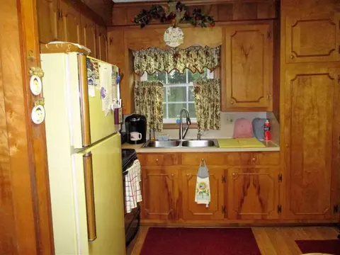 151 W Old Pendleton Rd, Central, SC 29630 photo 8