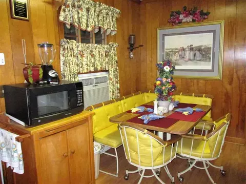 151 W Old Pendleton Rd, Central, SC 29630 photo 9