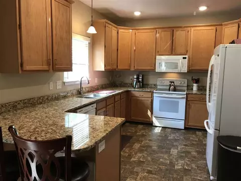 102 Walnut Hl, Easley, SC 29642 photo 3