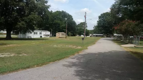 100 Ables Dr, Honea Path, SC 29654 photo 4