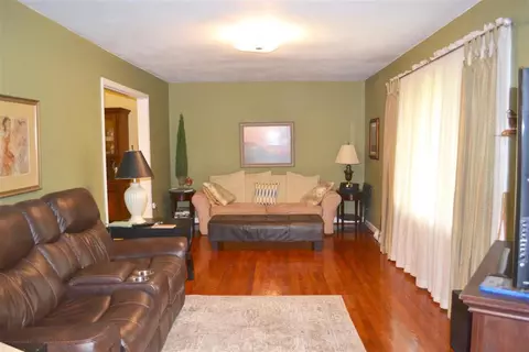 202 Maple Ave, Seneca, SC 29678 photo 2