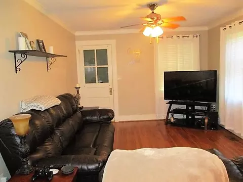 106 Augusta St, Easley, SC 29640 photo 5