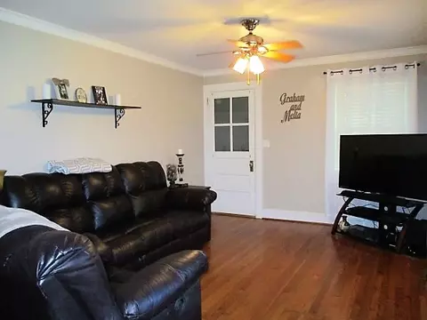 106 Augusta St, Easley, SC 29640 photo 4