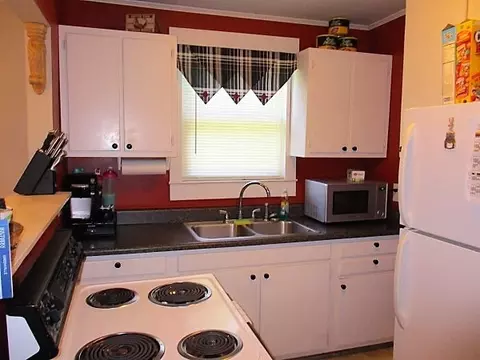 106 Augusta St, Easley, SC 29640 photo 6