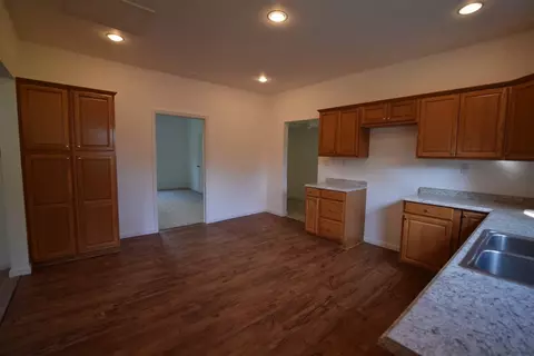 32 Walnut, Ware Shoals, SC 29692 photo 3