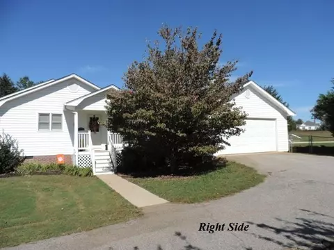 418 E Harper Ridge Dr, Seneca, SC 29678 photo 4