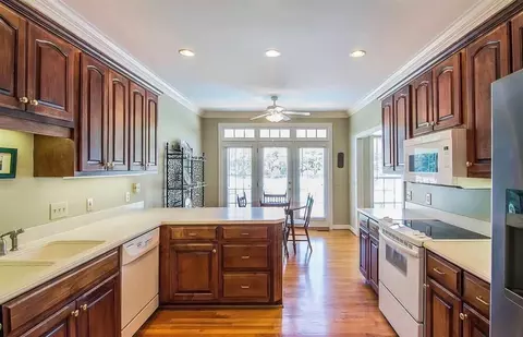 512 Brighton Cir, Easley, SC 29642 photo 9