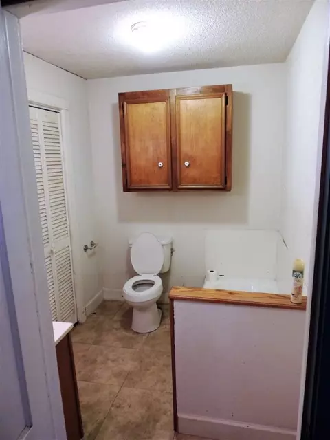 516 E Main St, Pendleton, SC 29670 photo 7