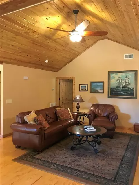 105 Boulderbluff Holw, Sunset, SC 29685 photo 10