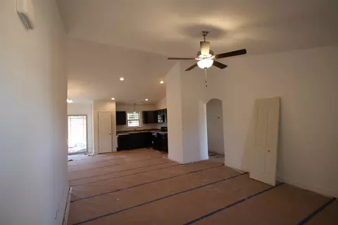 340 S Stonegate Dr, Seneca, SC 29678 photo 3