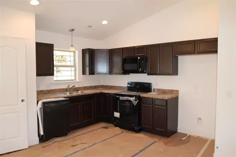 340 S Stonegate Dr, Seneca, SC 29678 photo 5