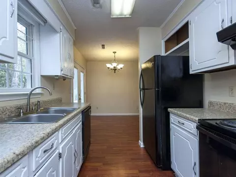 204 Henry Ct, Central, SC 29630 photo 5