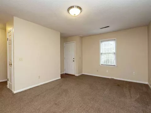 204 Henry Ct, Central, SC 29630 photo 3