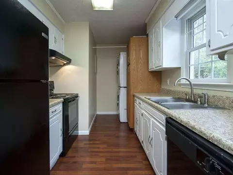 204 Henry Ct, Central, SC 29630 photo 7