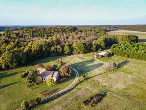 2407 Lebanon Rd, Pendleton, SC 29670 photo 2